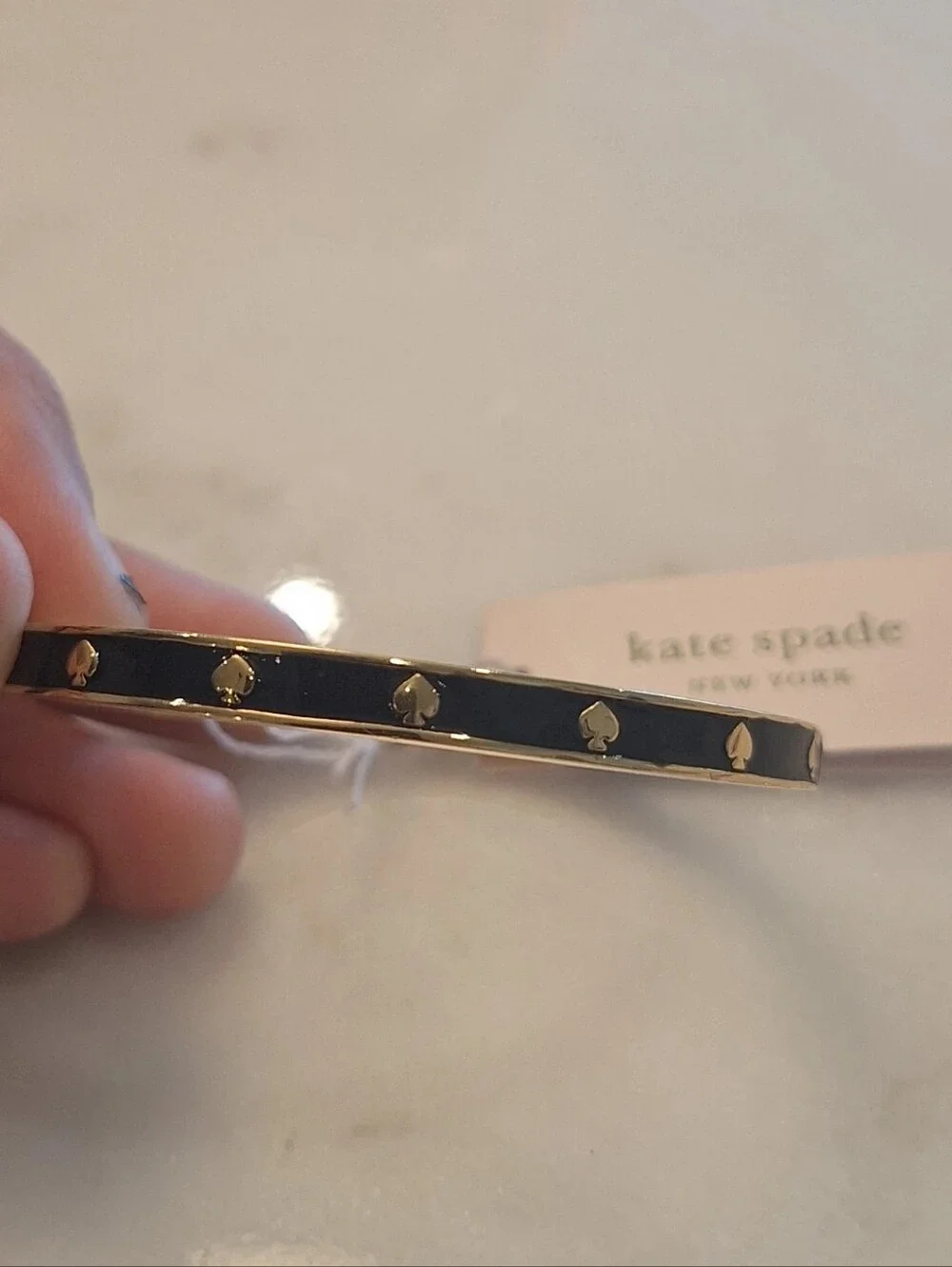 Kate Spade Black & Gold Spade Braclet NWT - Picture 2 of 4
